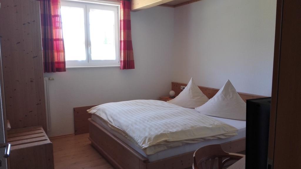 Pension Forsthaus Taele - Das Gaestehaus Vom Schwarzwaldgasthaus Salenhof تيتيسي نيوستادت المظهر الخارجي الصورة